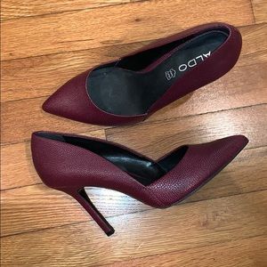 Aldo Pebbled Burgundy/Berry Heels size 9